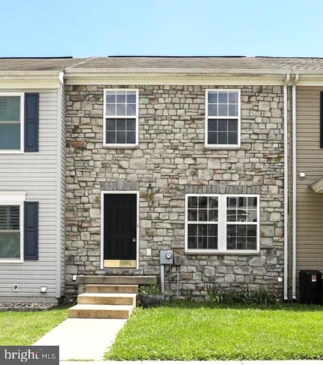 Photo - 20 Dunlap Dr Townhome