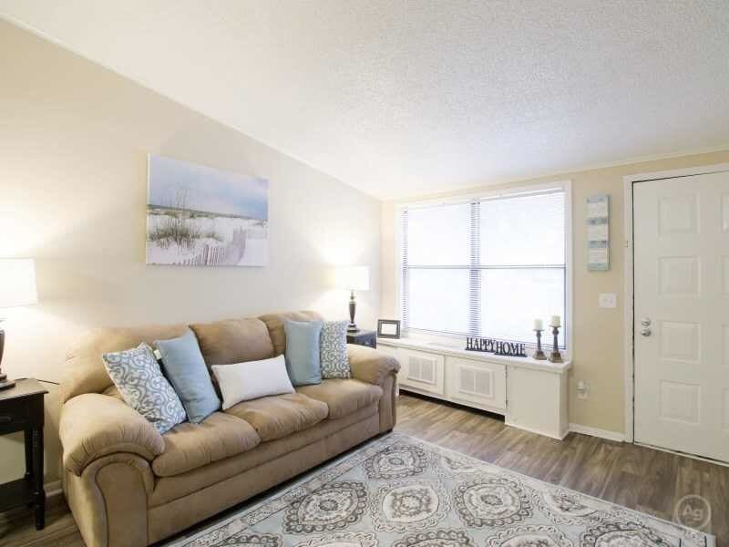 Photo - Lynn Haven Cove Apartments