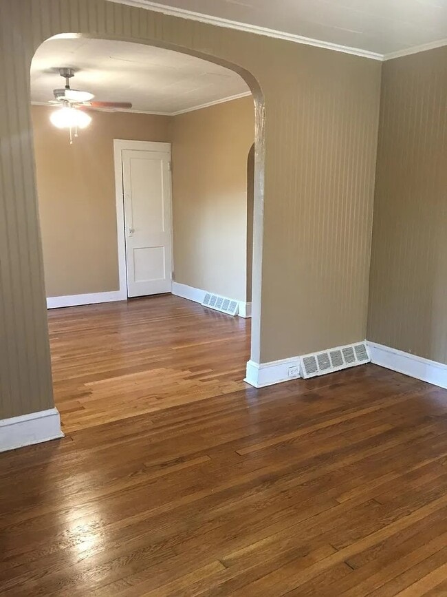 Photo - 33 Woodbine St