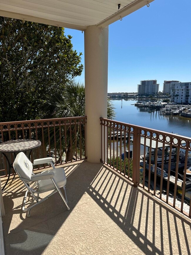 Photo - 724 Harbor Blvd