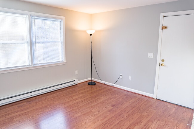 Photo - 120 Young St Unidad 1