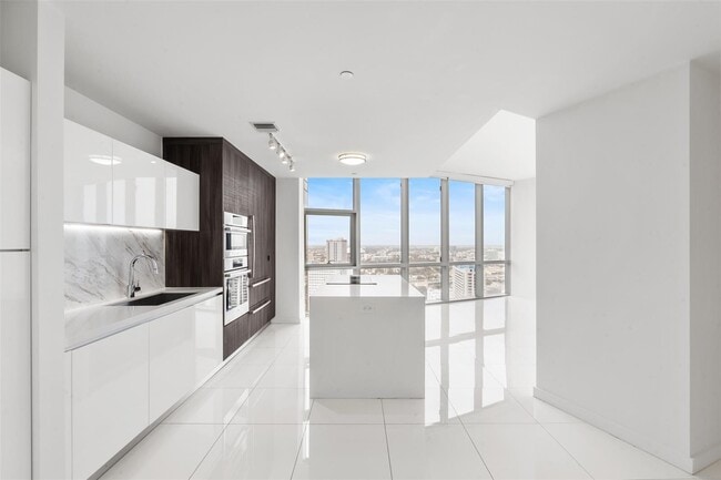 Photo - 851 NE 1st Ave