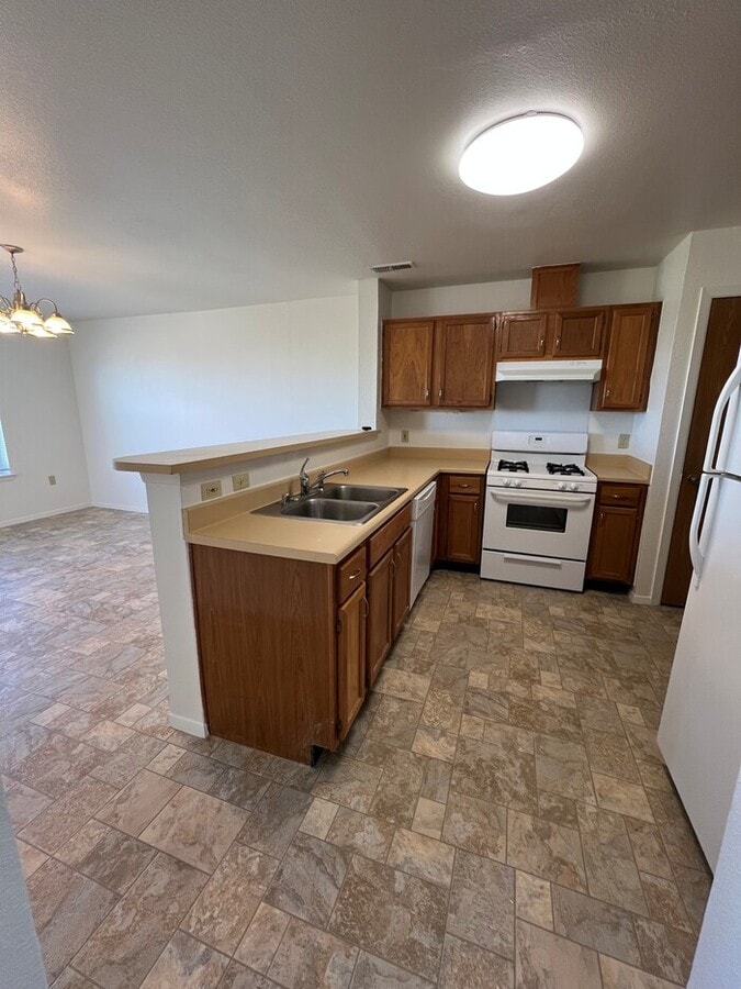 Photo - 1128 Dakota Dr