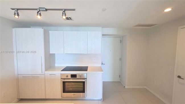 Photo - 501 NE 31st St Unidad 2404