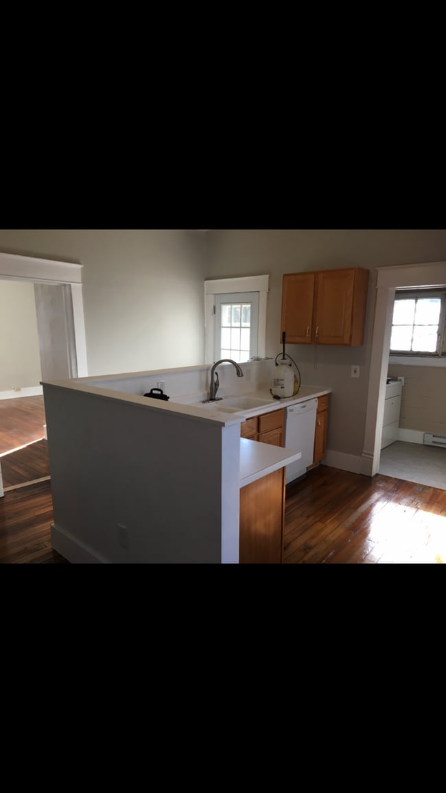 Photo - 710 Marshall Ave SW