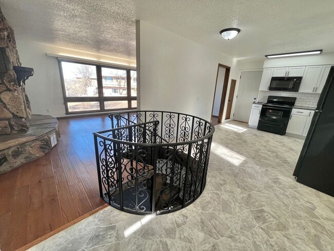 Building Photo - 3 Bed/2 Bath Lakefront Rental Home in Sioux Falls!