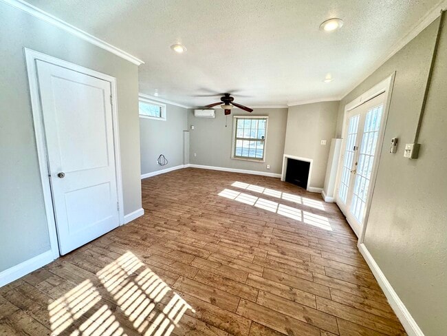 Photo - 2702 23rd St