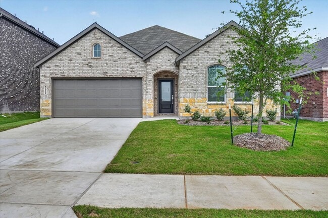 Building Photo - Comfort, Style & Space in One Perfect Home Ready for Move-In