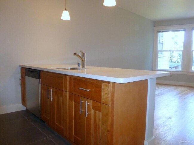 Photo - 853 Haight St