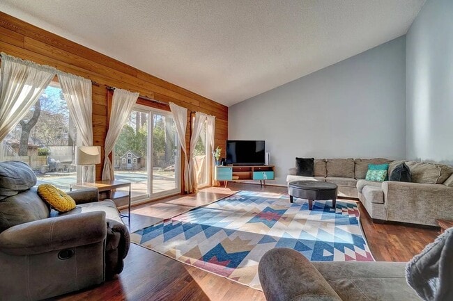 Photo - 3 bedroom 2 bath home Chesapeake home with a pool