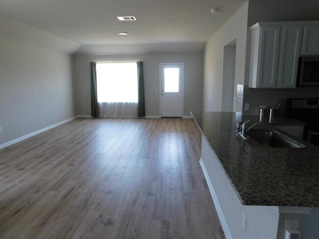Photo - 104 Royal Palm Way