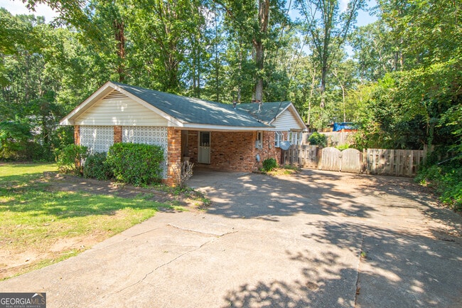 1005 College Station Rd