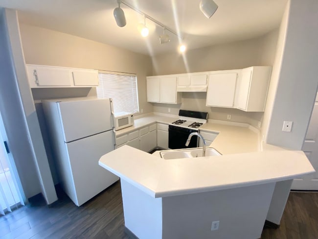 Photo - 1881 W Alexander Rd Unidad 1144