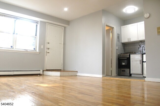 Photo - 819 Bloomfield Ave Unit 2