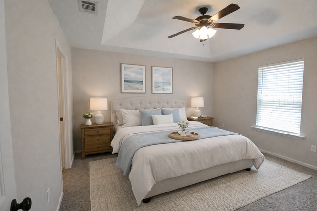 Photo - 419 Andover Dr