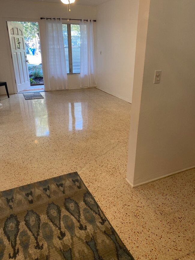 Building Photo - 1620 NE 110th Ter Unit 2