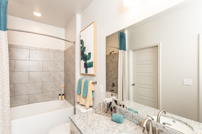 2BR, 2BA - 1,188 SF - Acadia