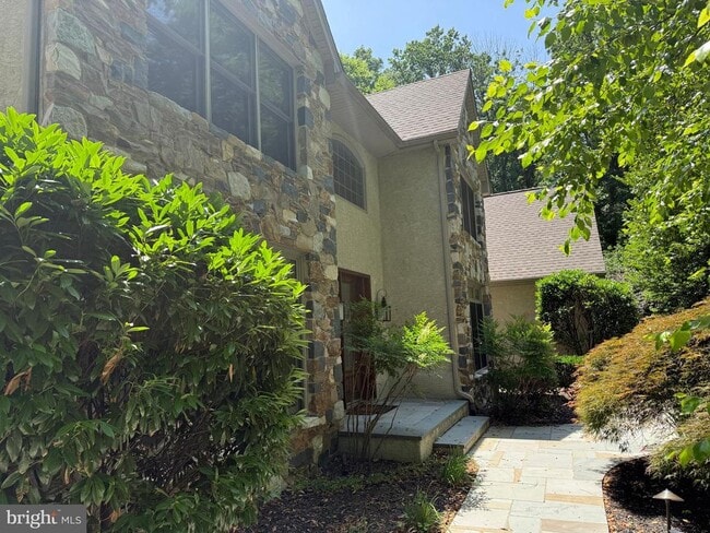 Building Photo - 1714 Hickory Hill Rd