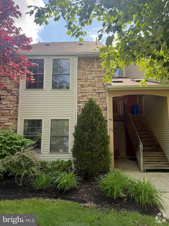 Building Photo - 377 Tavistock Rd Rental