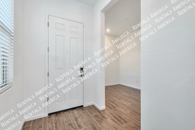 Building Photo - 10858 W Yates Ln Rental