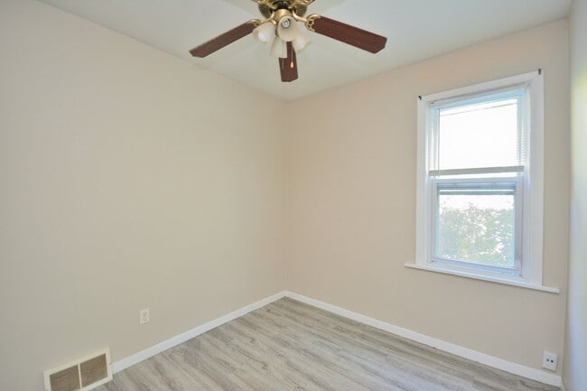 Photo - 818-820-820 E Brady St Unidad 820