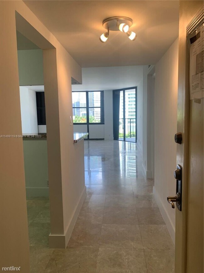Photo - 2 br, 2 bath Condo - 1901 Brickell Ave Apt... Unit Apt B1011