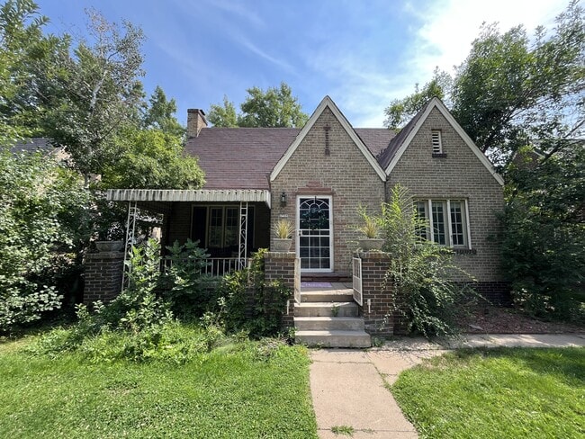 Building Photo - 1730 Monaco St Pkwy Rental