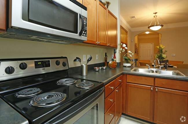 2BR, 2BA - 1175sf B3- Kitchen