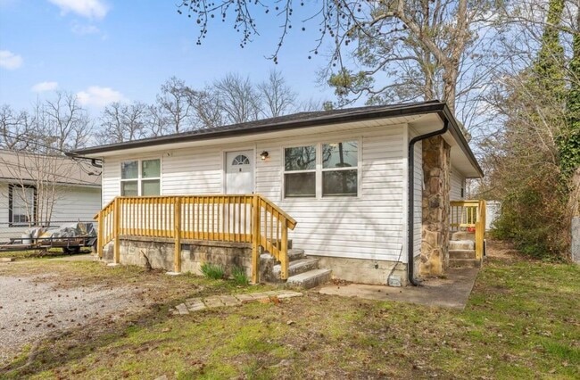 Building Photo - 4331 Lazard St Unit A