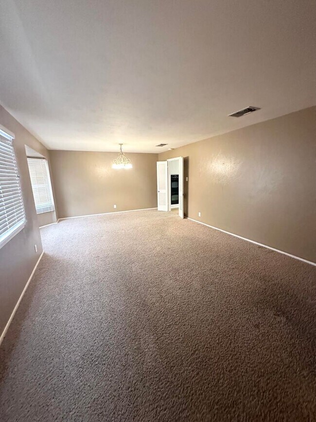 3212 Camarie Ave