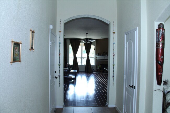 Photo - 326 Trillium Dr