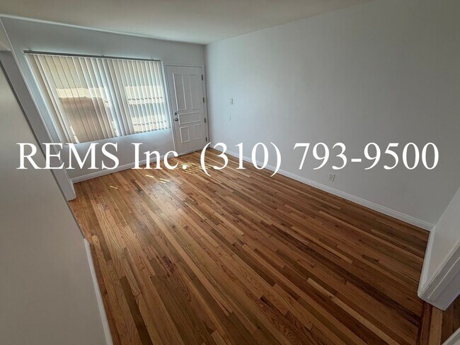 938 S Oak St Unit 938-2