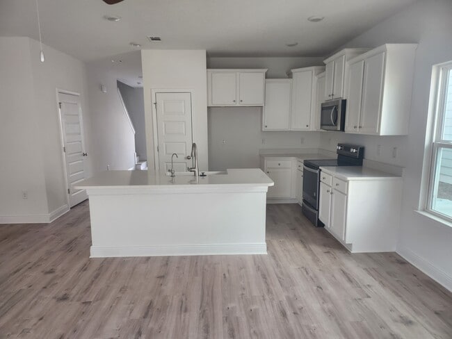 Photo - 12 Redbird Lp