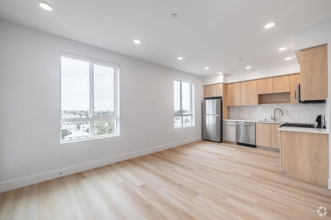 3BR, 3BA - 1,113SF - Living Room