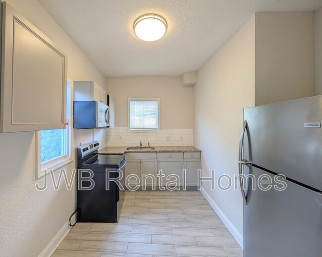 Photo - 451 E 1st St