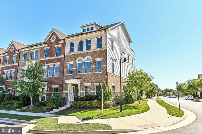 Photo - 44663 Collingdale Terrace Townhome