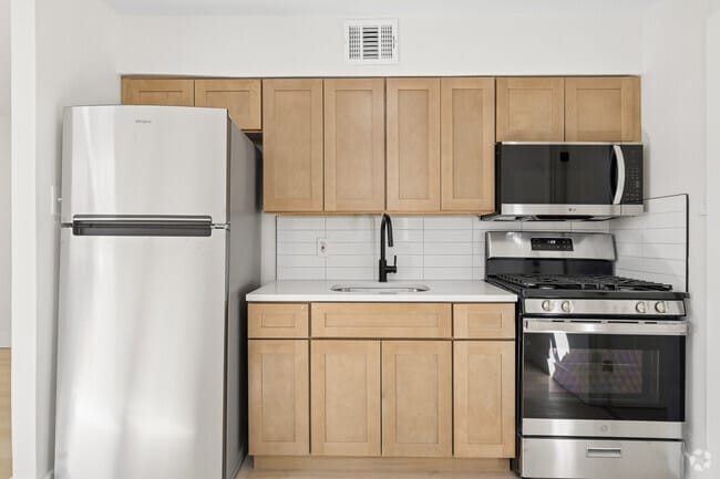 1BR, 1BA - 650SF - Kitchen