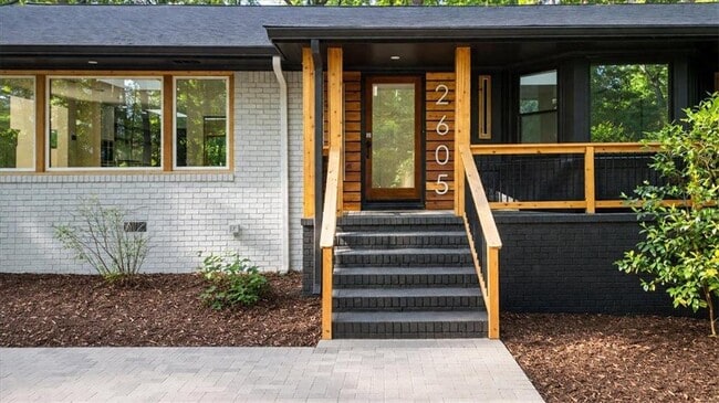 Photo - 2605 McKinnon Dr