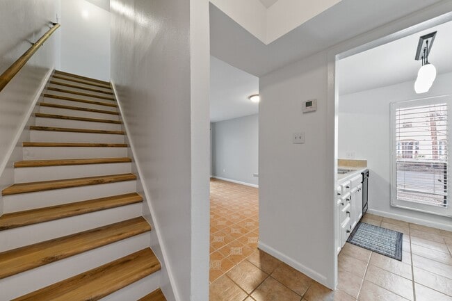 Photo - 701 Rosedale St Unit H