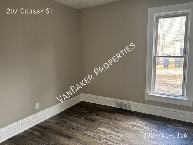 Photo - 207 Crosby St