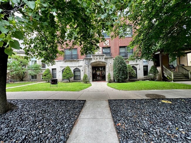 Building Photo - 4427 N Seeley Ave Unit 413 Rental