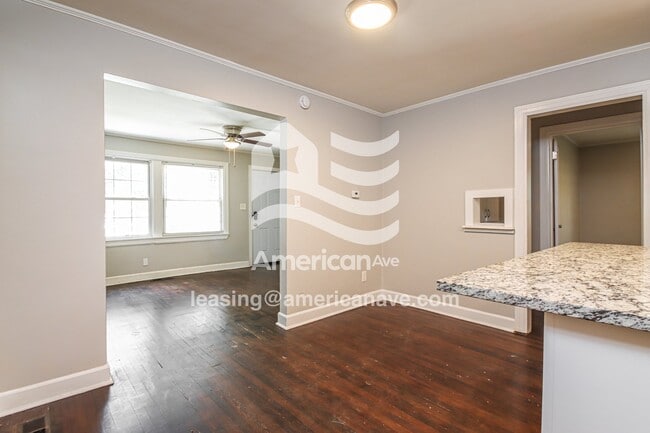 Photo - 4624 E 3rd St