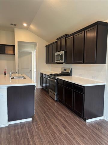 Photo - 2065 Alamandine Ave