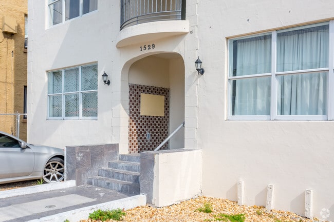 Photo - 1529 SW 7TH Street Apartments