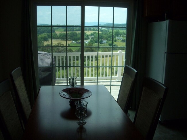 Photo - 3BR, 2 ba townhouse in the Pinnacles with views