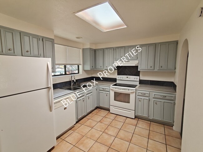 Photo - 275 E Norma Ln