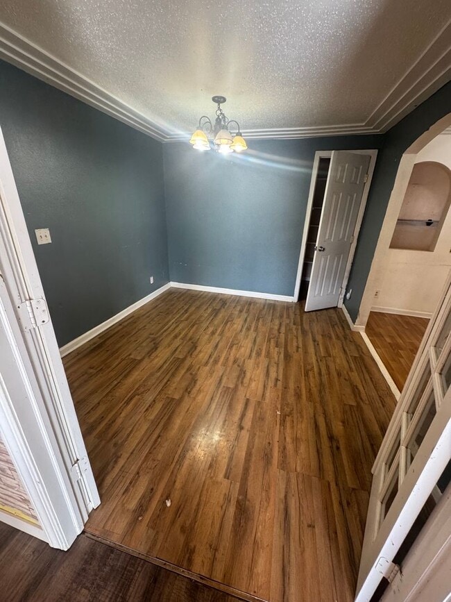 Photo - Beautiful 4 bedroom, 2 bathroom House