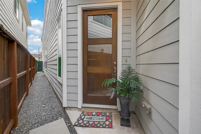 Photo - 4413 Schuler St