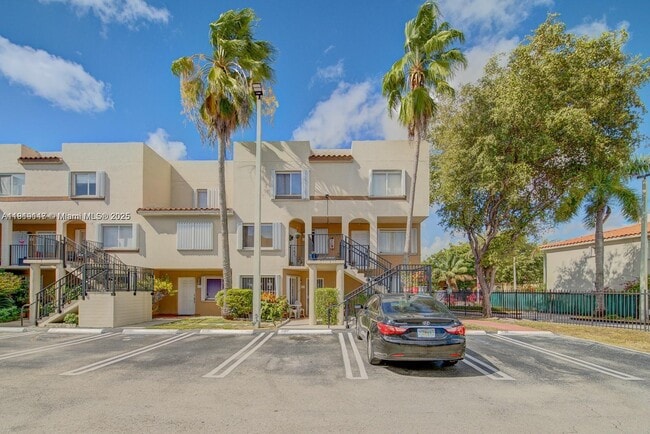 Building Photo - 631 NW 82nd Ave Unit 220