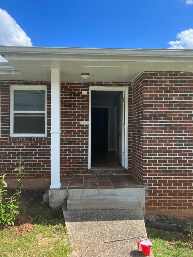 Photo - 305 W Oak St Unit B